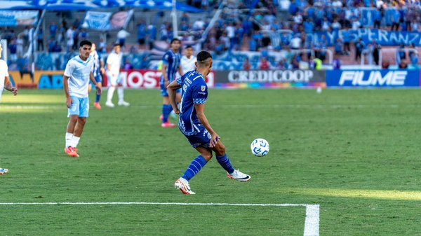 Mastering offensive strategies: uk basketball coaches" guide to outmaneuvering zone defenses